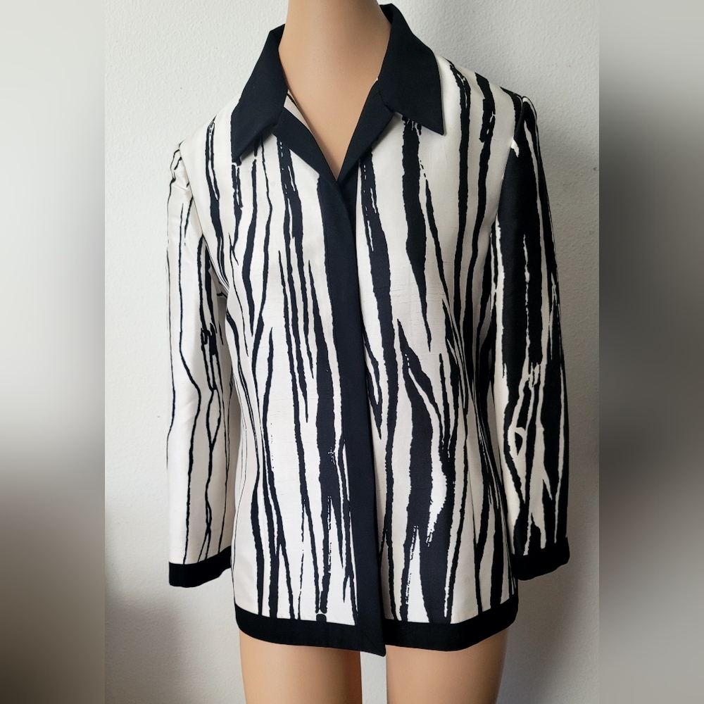 DANA BUCHMAN Black and White Print 100% Silk Women's Jacket Size 6